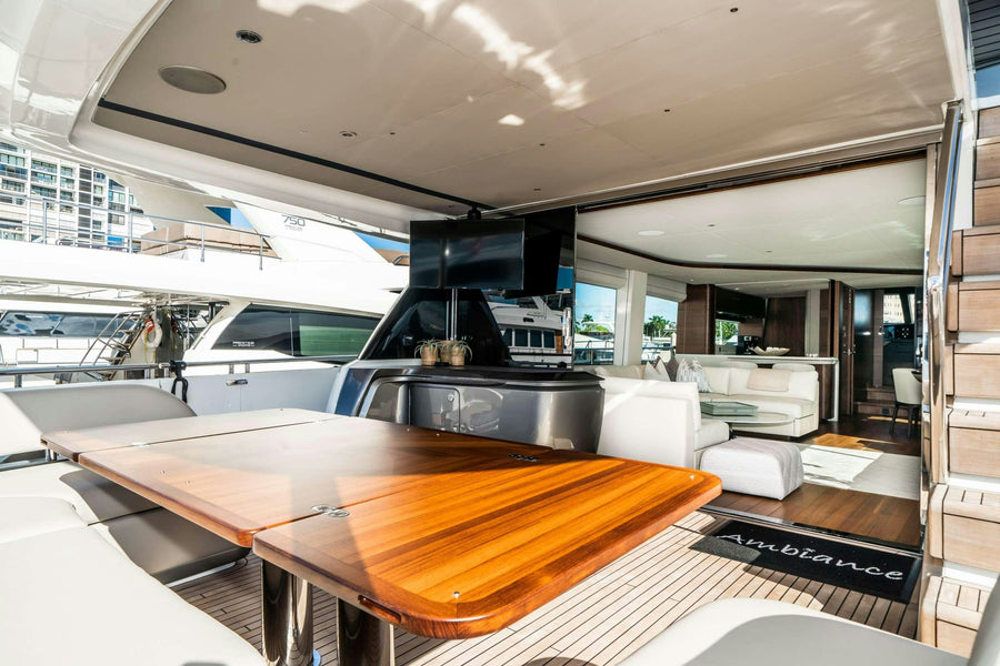 RECORD YEAR - Master cabin