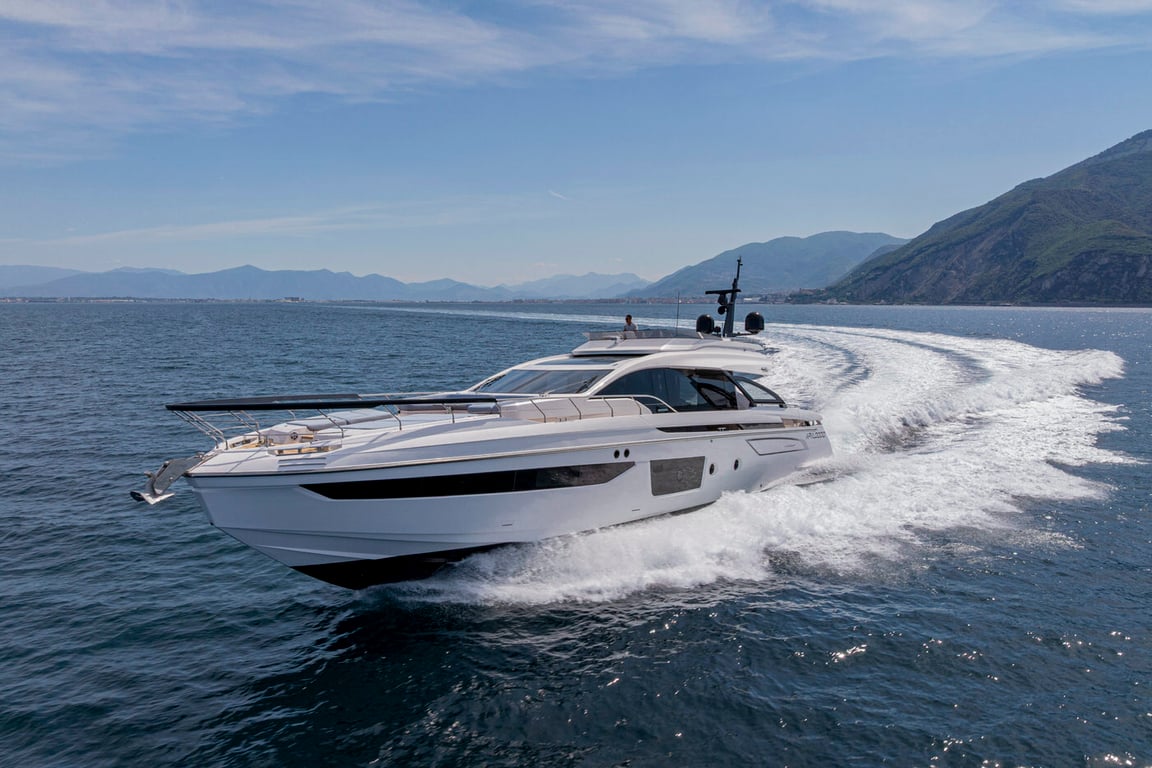 Charter M/Y ALE — Azimut S8 (24.63m, 2024)