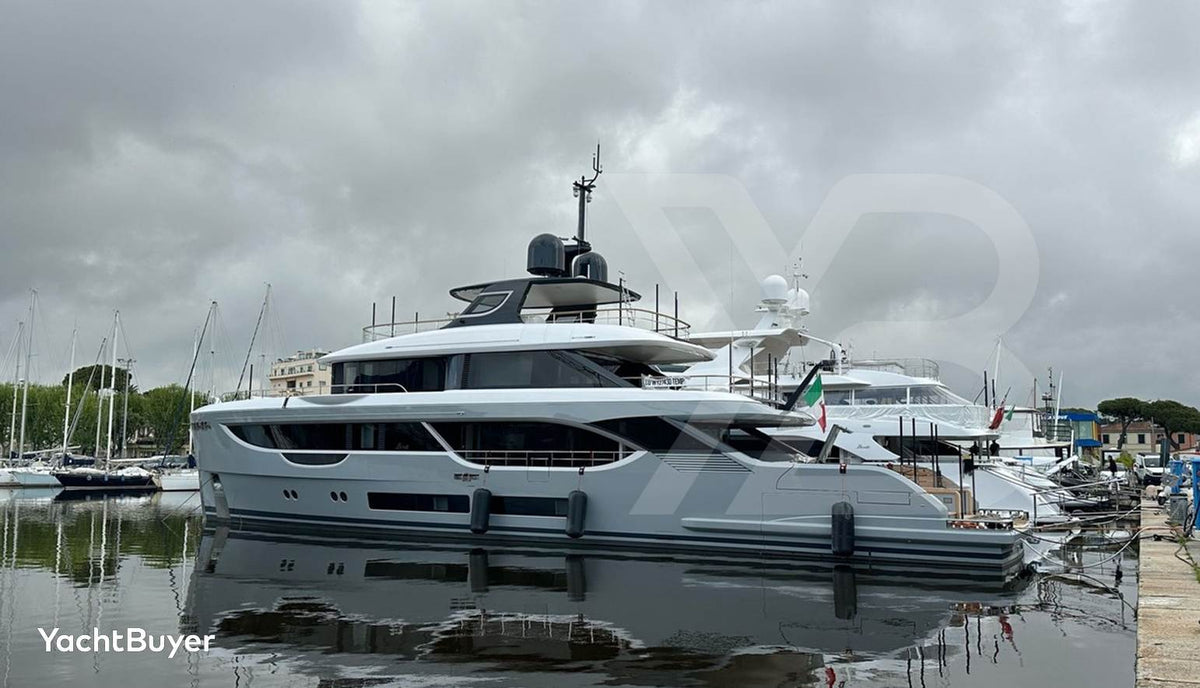 Benetti Oasis 34m M/Y Y — 2025 New (34m)