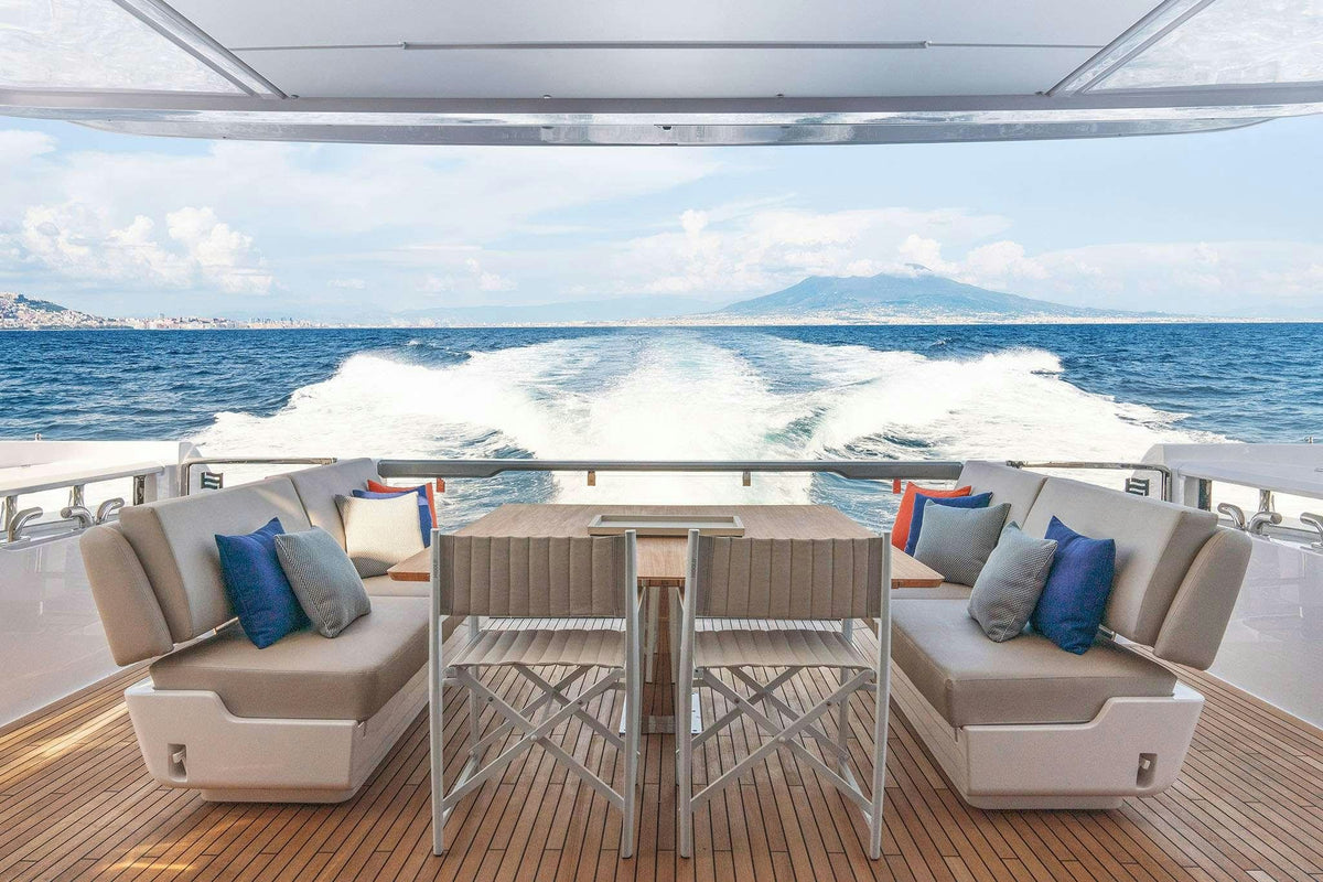 Czarter M/Y FAST — Ferretti 860 (27m, 2025)