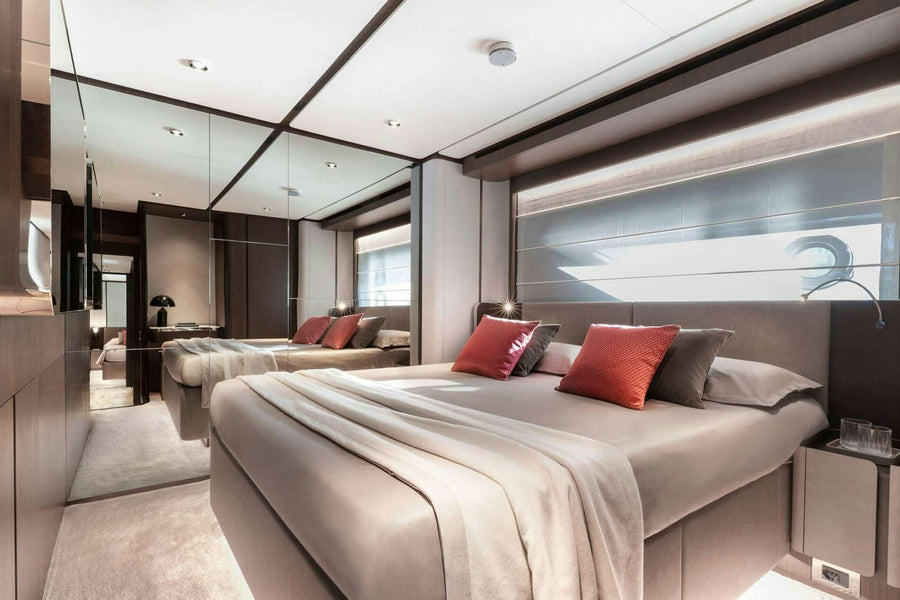 Charter M/Y FAST — Ferretti 860 (27m, 2025) | Italian Riviera & Amalfi