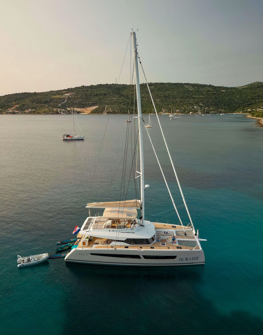 Charter CAT FLORAMYE — Fountaine Pajot 67 (20m, 2025)