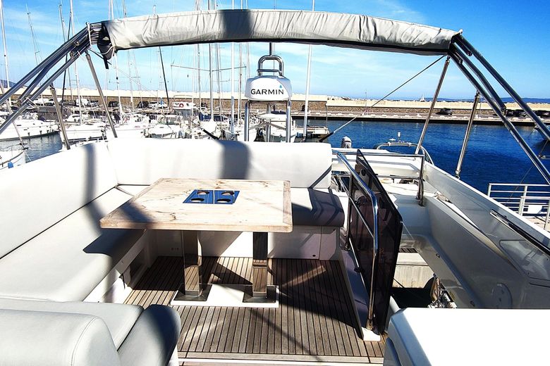 Prestige 520 Fly — 2023 Pre-Owned (15m)