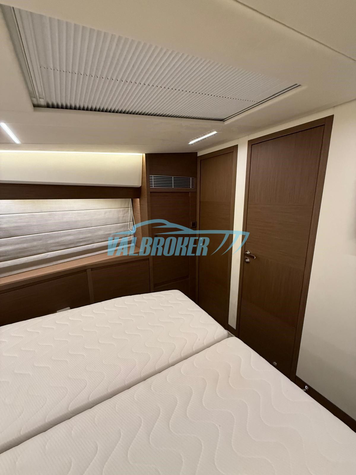 Prestige 520 — 2024 Pre-Owned (16m)