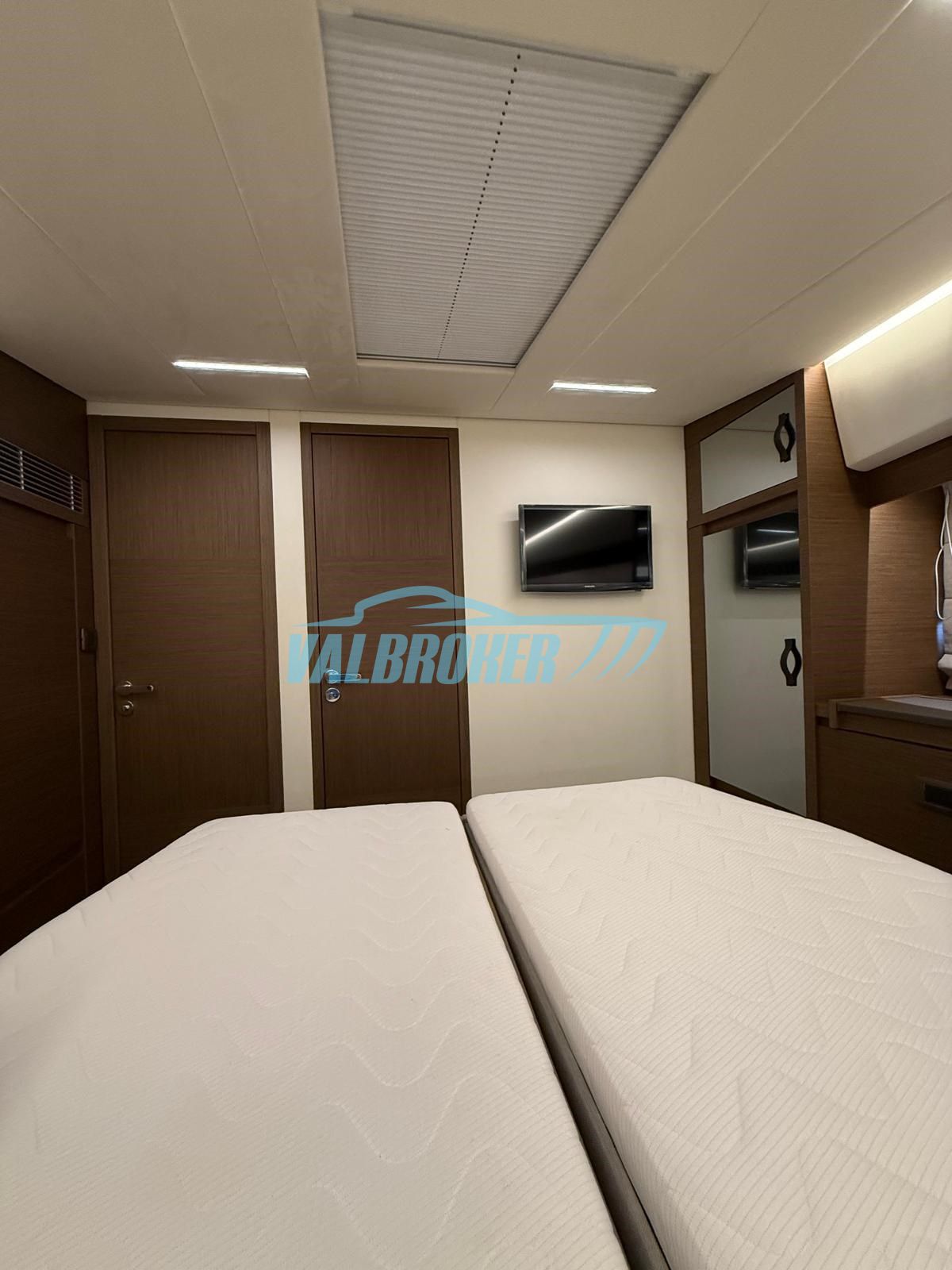 Prestige 520 — 2024 Pre-Owned (16m)