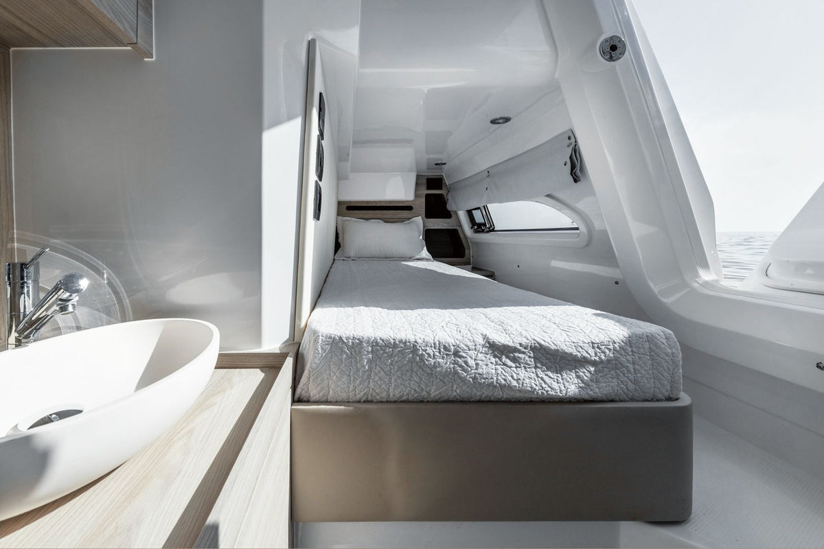 Charter M/Y WHITE — Azimut 53 F (16m, 2024)
