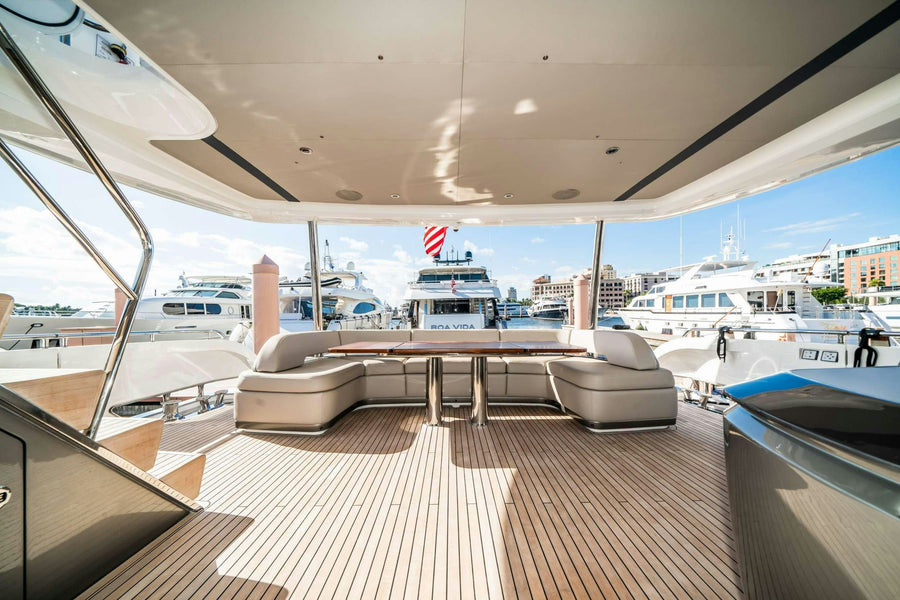 RECORD YEAR - Princess 85 on the water