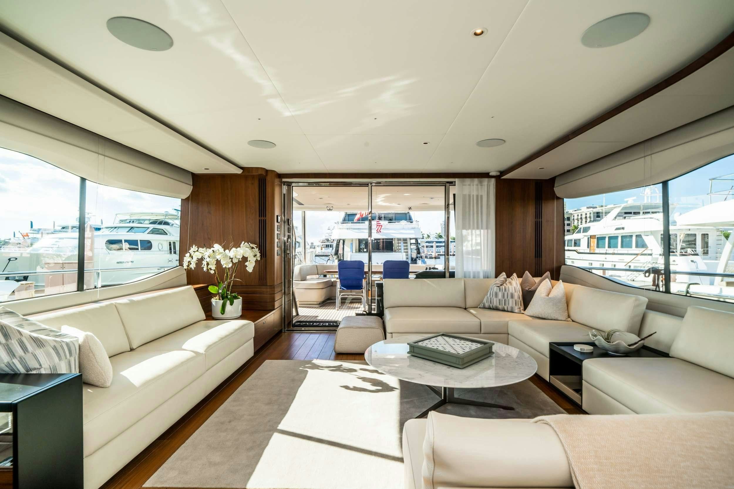 RECORD YEAR - Twin cabin