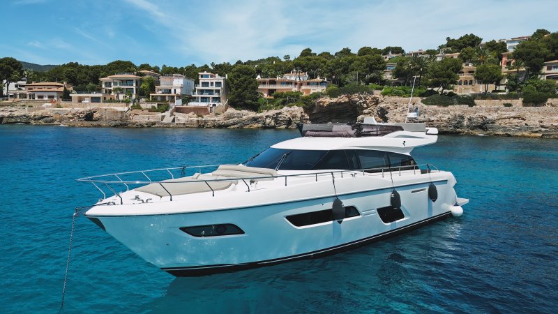 Ferretti Yachts 550 — 2017 (17m) — VAT Unpaid