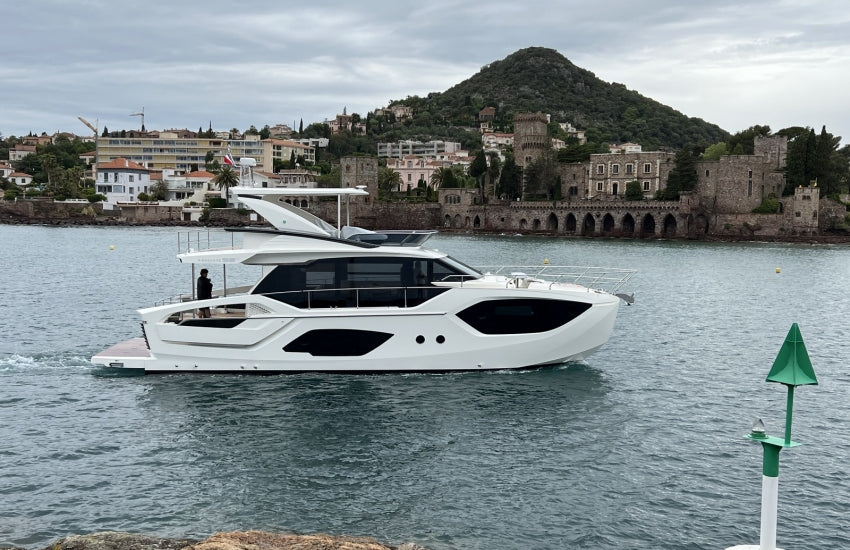 Absolute 52 Fly — 2023 Pre-Owned (17m)