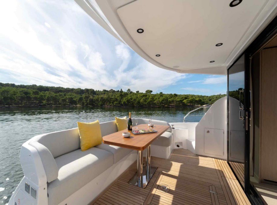 Azimut Fly 53 — 2026 New (17m) — VAT Unpaid
