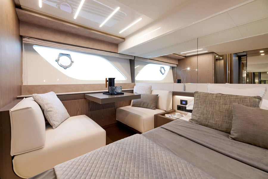 Charter M/Y EL PETAS — Ferretti 550 (17m, 2022)