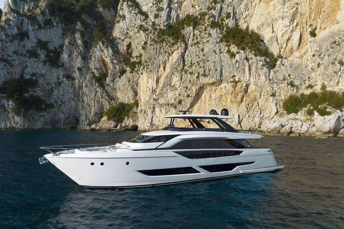 Czarter M/Y FAST — Ferretti 860 (27m, 2025)
