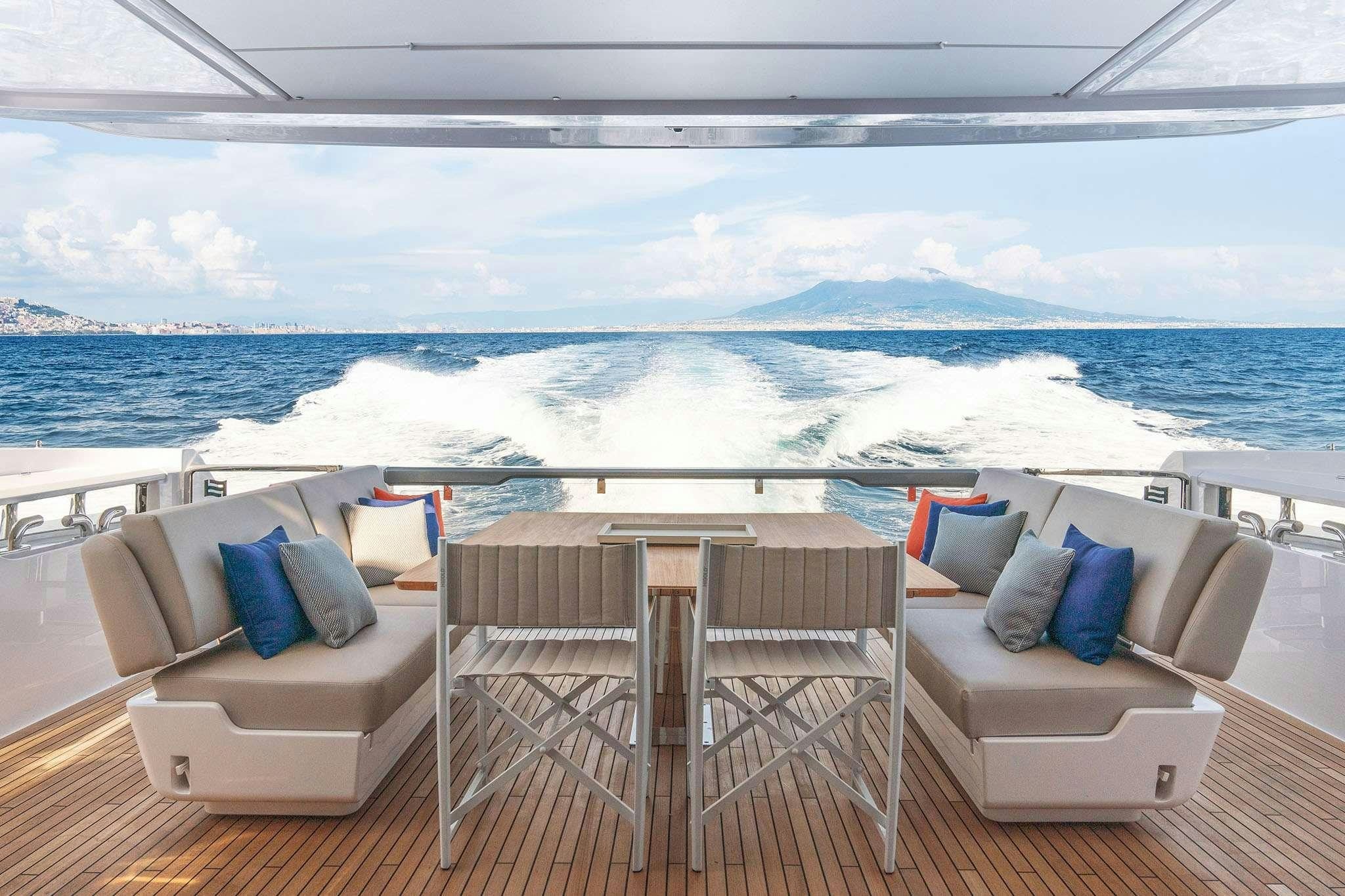 Location M/Y FAST — Ferretti 860 (27m, 2025)