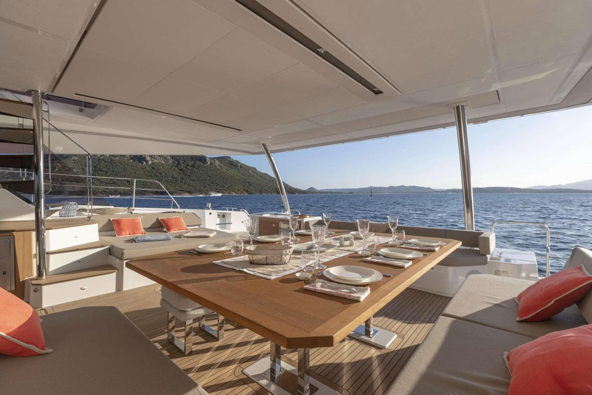 Charter CAT FLORAMYE — Fountaine Pajot 67 (20m, 2025)