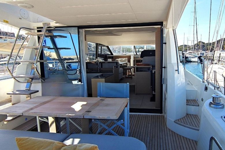 Prestige 520 Fly — 2023 Pre-Owned (15m)