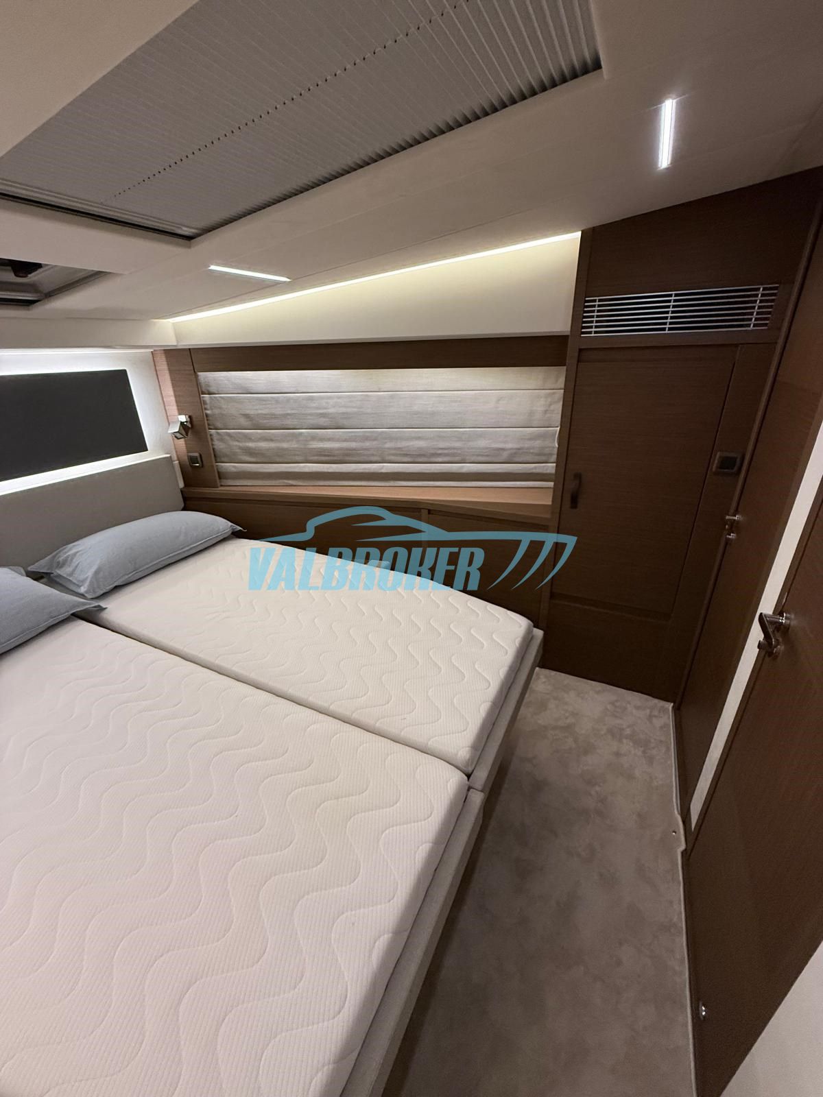 Prestige 520 — 2024 Pre-Owned (16m)