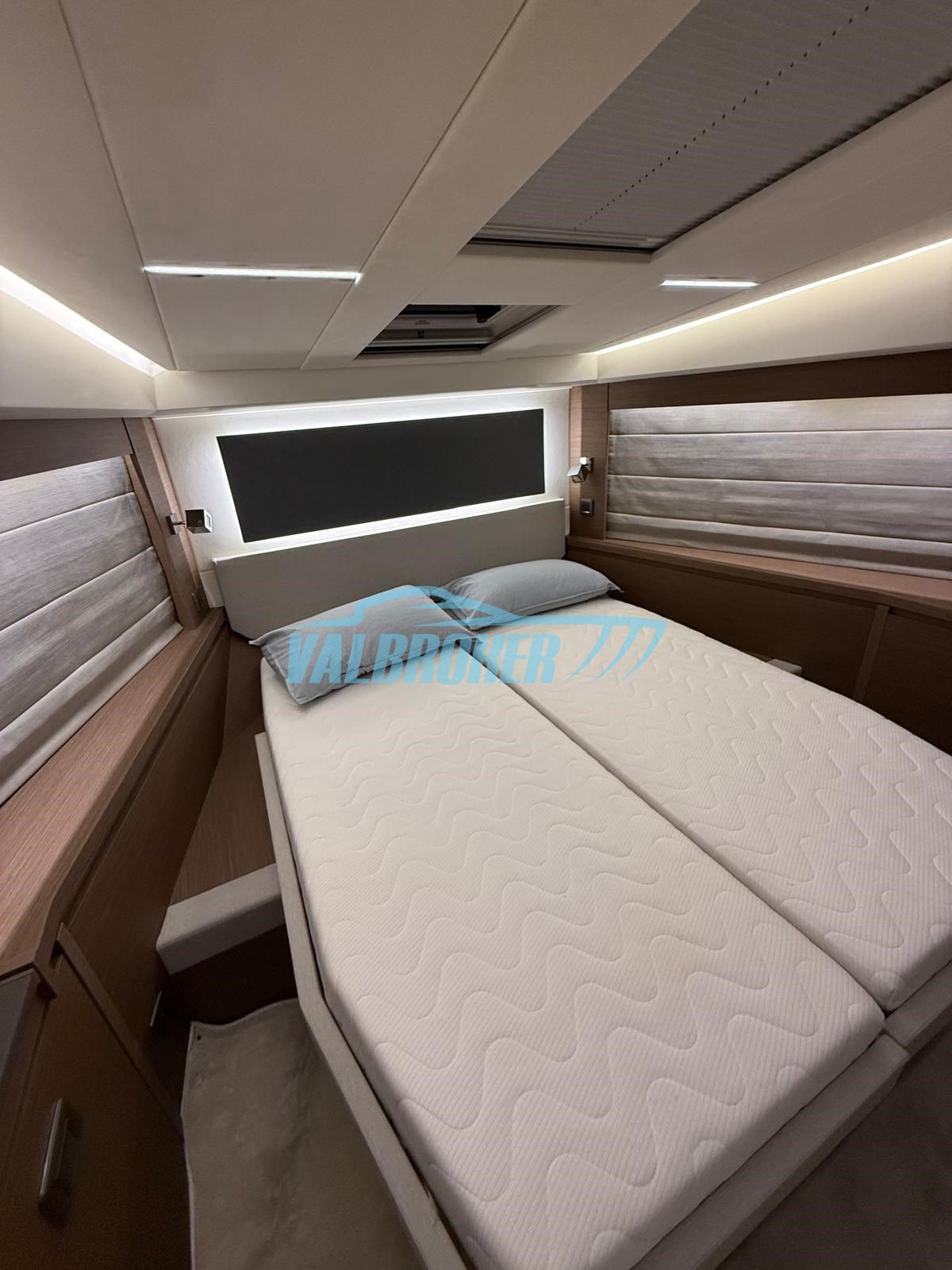 Prestige 520 — 2024 Pre-Owned (16m)