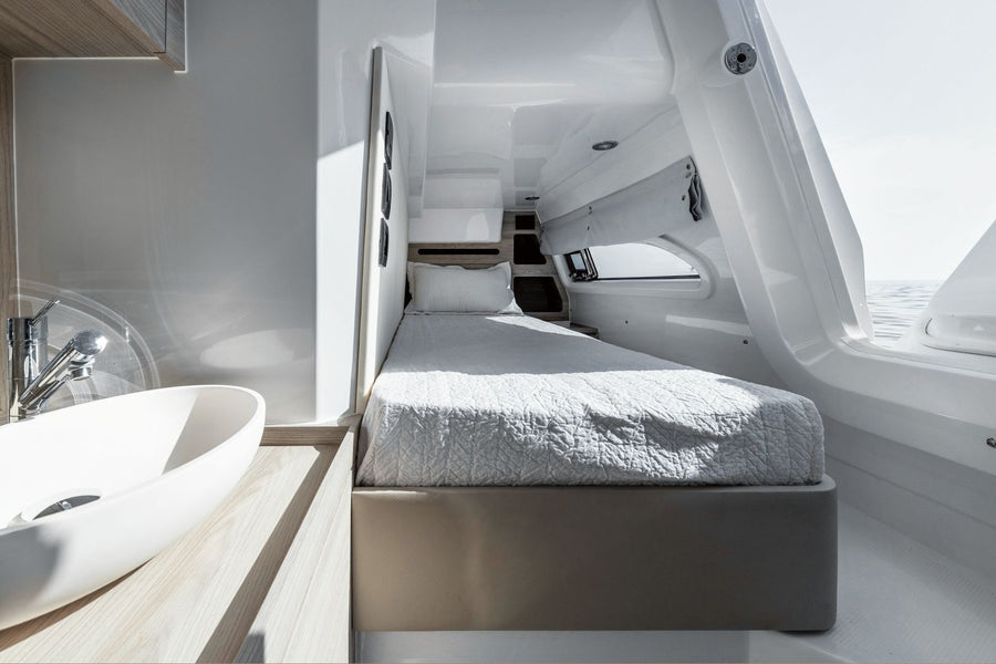Charter M/Y WHITE — Azimut 53 F (16m, 2024)